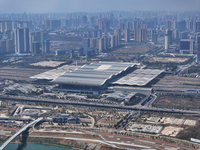 高铁 南站 火车 交通枢纽