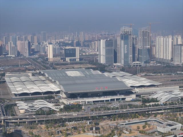 高铁 南站 火车 交通枢纽