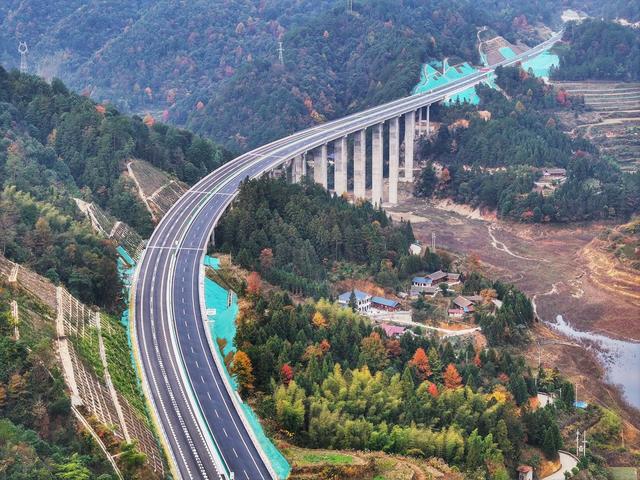 出省通道 贵州 湘黔 高速公路 