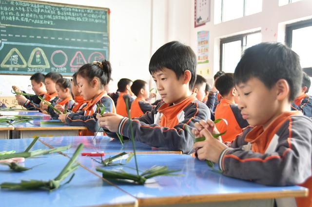 学习棕编  传承非遗