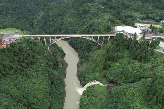 喀斯特河谷 湘西
