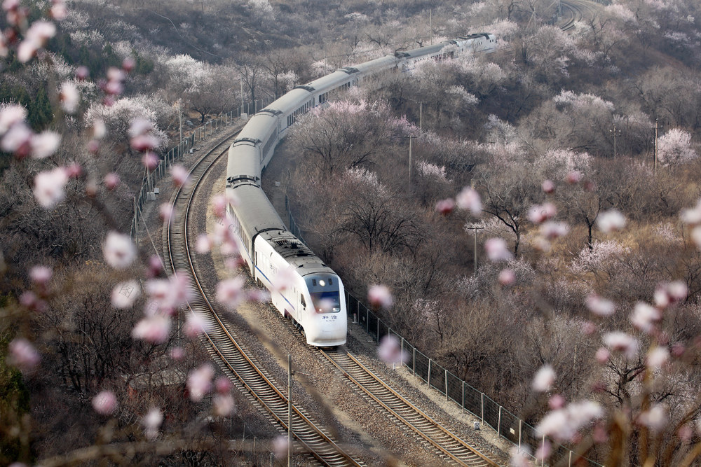北京，旅游，居庸关，行驶在春天里