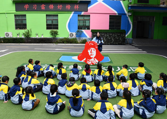 学雷锋日、版画传统艺术、雷锋故事、主题班会、退役军人、学习雷锋好榜样