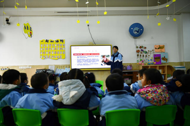 学雷锋日、版画传统艺术、雷锋故事、主题班会、退役军人、学习雷锋好榜样