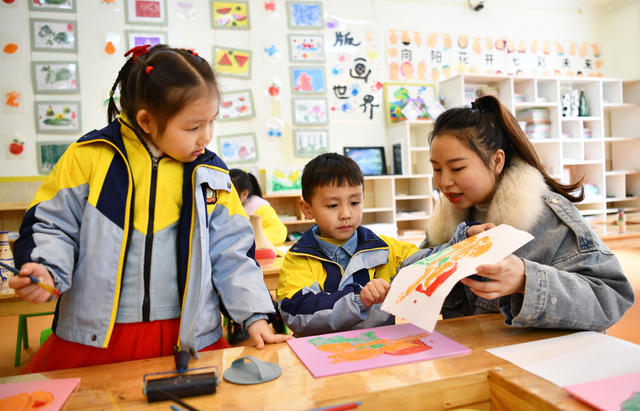 学雷锋日、版画传统艺术、雷锋故事、主题班会、退役军人、学习雷锋好榜样