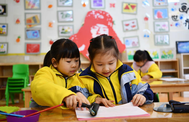 学雷锋日、版画传统艺术、雷锋故事、主题班会、退役军人、学习雷锋好榜样