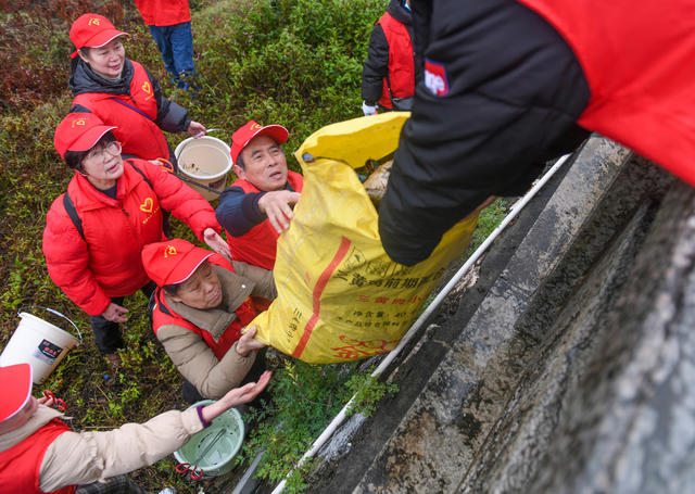 雷锋
志愿活动
义剪
义诊
