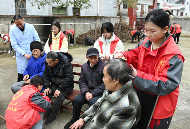 敬老院 志愿服务 关爱老年人 公益活动 学雷锋 学生 老年人 