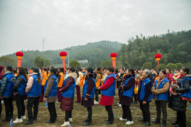 妇女节  山区  比赛  开心  乐趣 村民