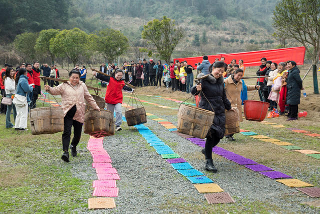 妇女节  山区  比赛  开心  乐趣 村民