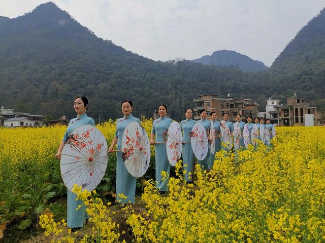 油菜花海 农旅融合