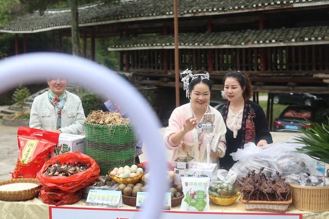 传统节日、甜藤粑粑、三月三、赛技艺、文旅融合