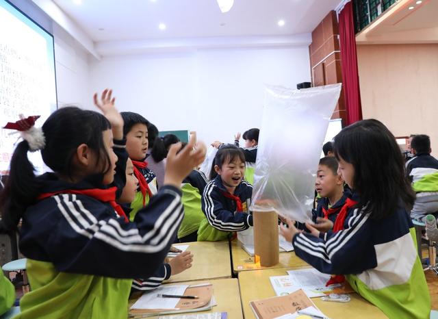  趣味小实验     点燃科学梦
