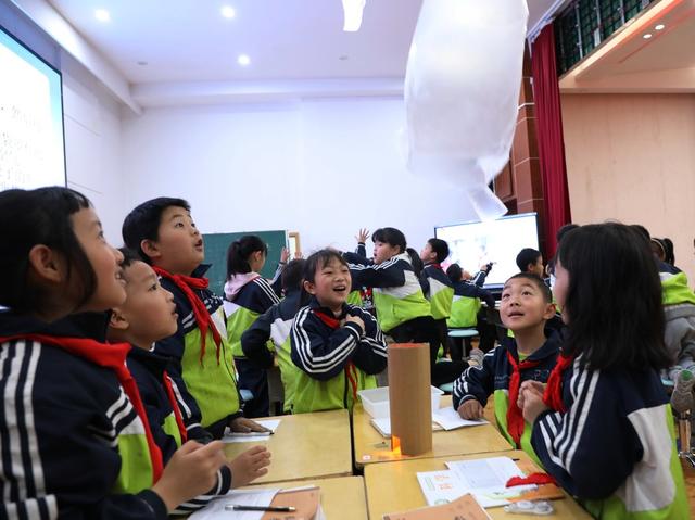  趣味小实验     点燃科学梦