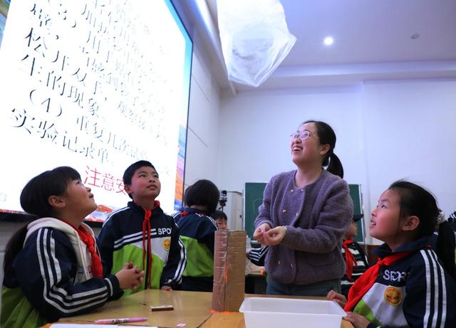  趣味小实验     点燃科学梦