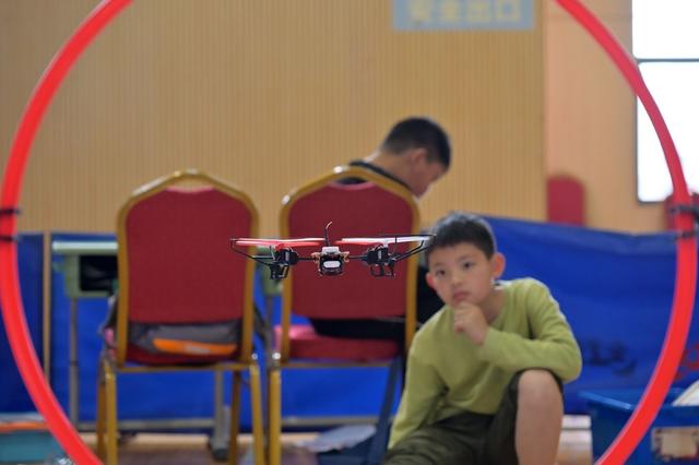 科技  竞技  机器人  竞赛  魅力