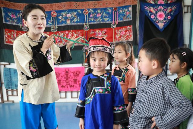 小朋友 湘西 陈列室 吉首 非遗 幼儿园 服饰 文化 传统  传承