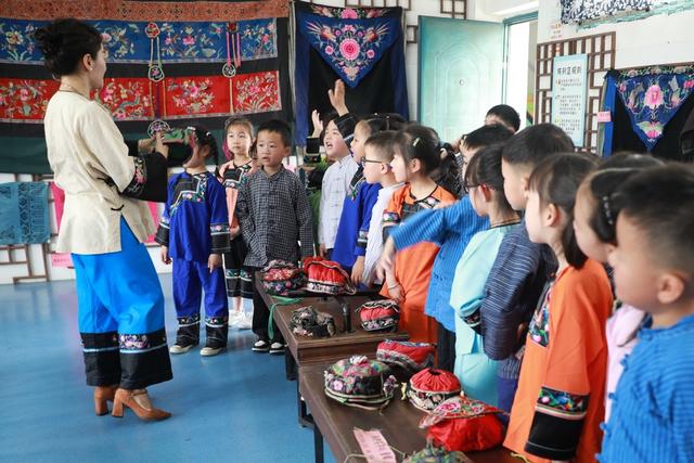 小朋友 湘西 陈列室 吉首 非遗 幼儿园 服饰 文化 传统  传承