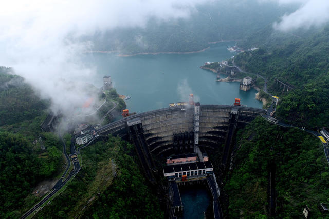 湖南资兴：东江湖大坝  如诗如画