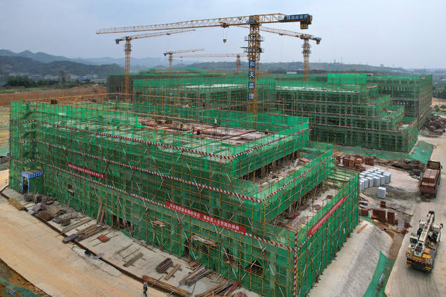 项目建设施工忙