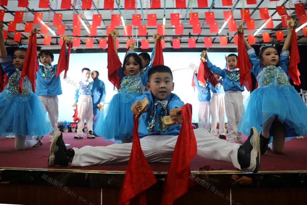 同学 湘西 土家族 苗族 小学  情景剧 文化 传统 传承 弘扬 魅力 