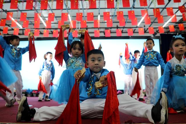 同学 湘西 土家族 苗族 小学  情景剧 文化 传统 传承 弘扬 魅力 