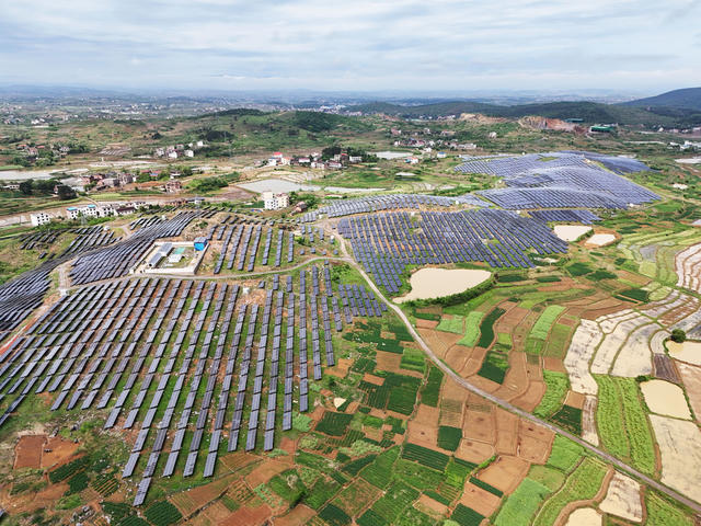 光伏  光伏发电  发电  清洁能源  乡村振兴  高质量发展  县域经济  生态优先  绿色发展