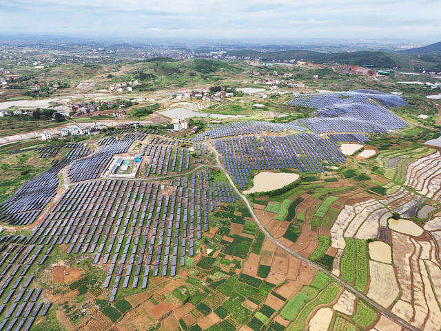 光伏  光伏发电  发电  清洁能源  乡村振兴  高质量发展  县域经济  生态优先  绿色发展