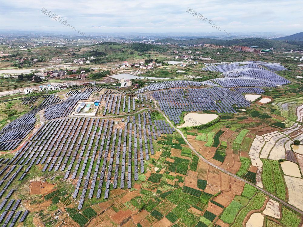 光伏  光伏发电  发电  清洁能源  乡村振兴  高质量发展  县域经济  生态优先  绿色发展