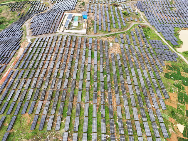 光伏  光伏发电  发电  清洁能源  乡村振兴  高质量发展  县域经济  生态优先  绿色发展
