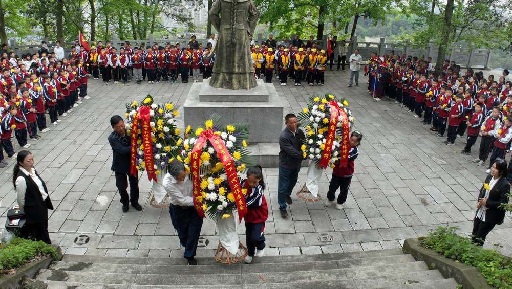 祭奠 清明 民族 英雄  师生