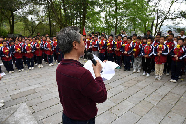 祭奠 清明 民族 英雄  师生