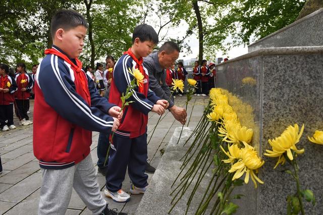 祭奠 清明 民族 英雄  师生