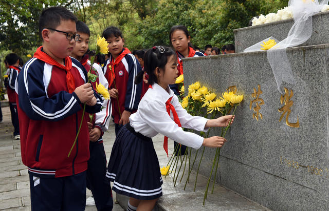 祭奠 清明 民族 英雄  师生