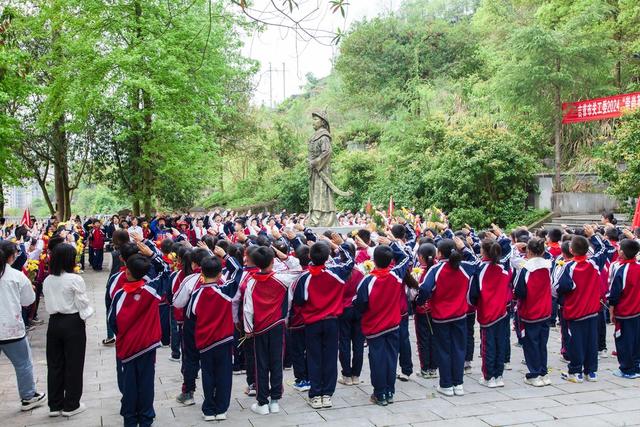 祭奠英烈   民族英雄