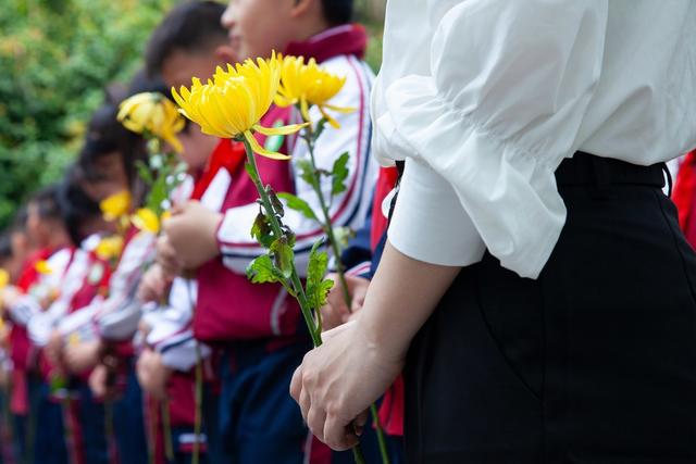 祭奠英烈   民族英雄