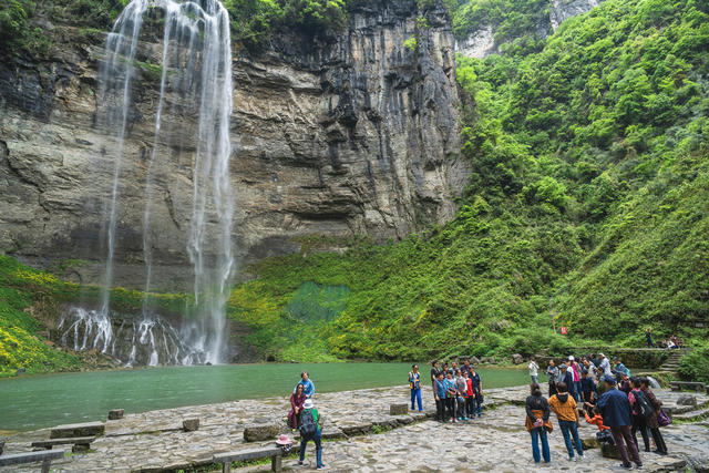 湘西首个国家5A级景区  德夯苗寨  德夯大峡谷  流沙瀑布  游客旺  乐享周末时光