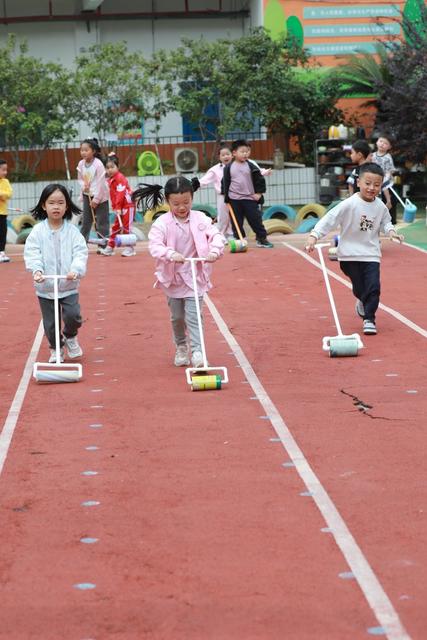 环保 湘西 土家族 小朋友 苗族 幼儿园 湖南 低碳 高脚马 滚筒 地球日