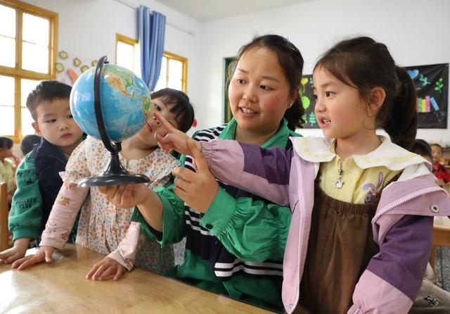   保护地球   从小做起
     