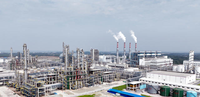 破解“化工围江”