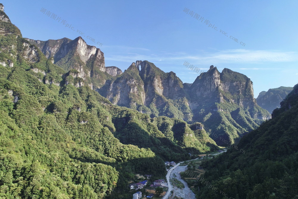 二天门 喀斯特 岩溶地貌 小天门 七星山 穿洞 