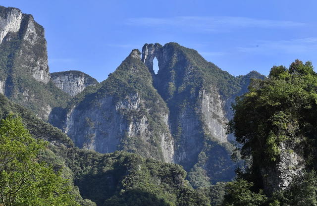 二天门 喀斯特 岩溶地貌 小天门 七星山 穿洞 