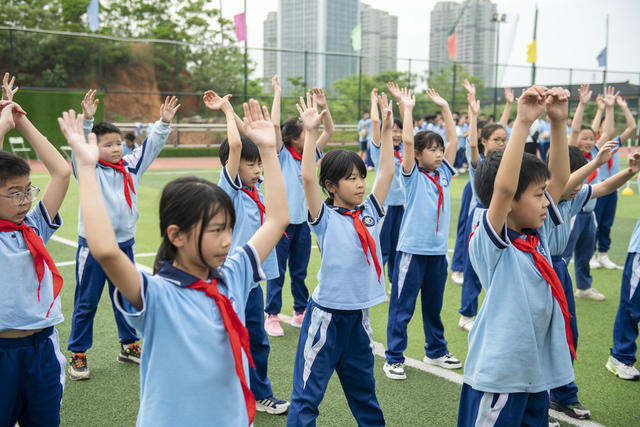 湖南娄底 多彩课间 成长 活力 学生