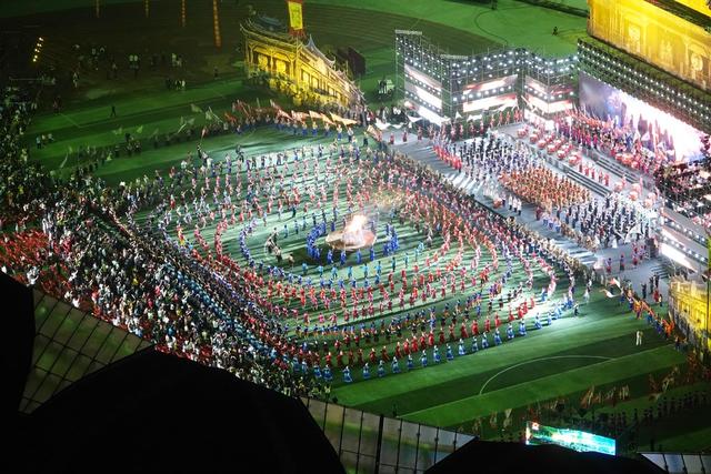 土家舍巴活动  五一迎接游客