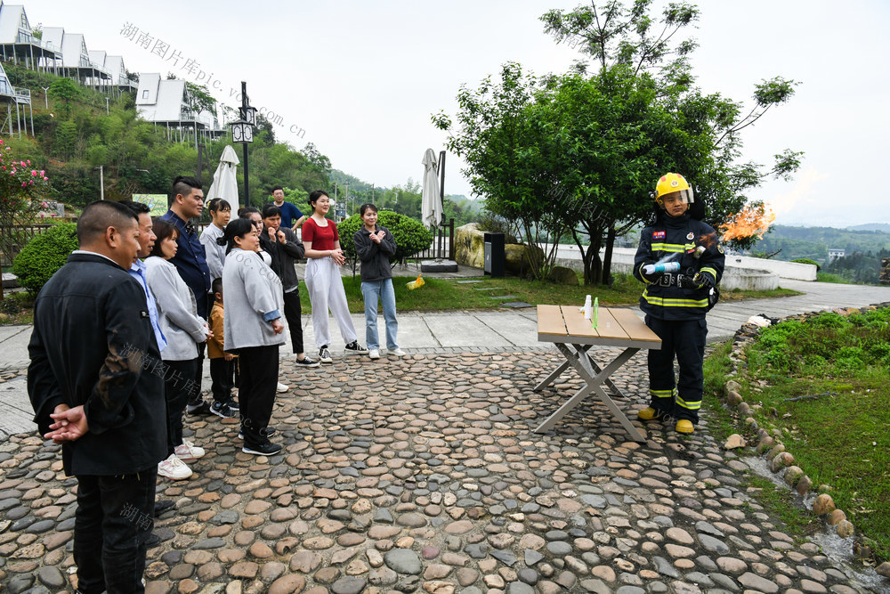 露营 消防 安全 科普 营地 那山那水 宣传 实验