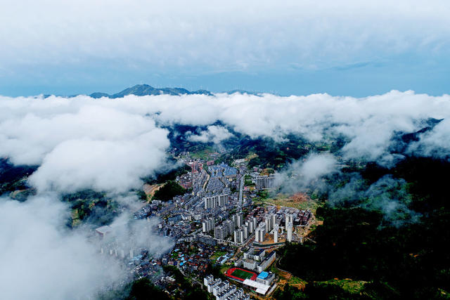 湖南桂东 雨 山（县）城 美 罗霄山脉