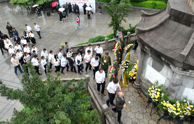 清明节 祭扫 先烈 哀思