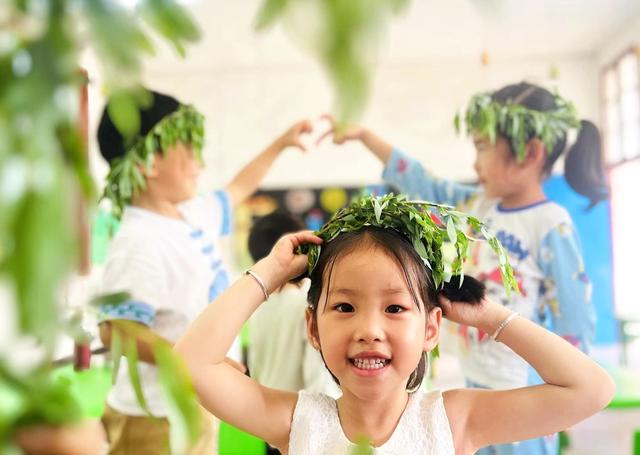 编柳帽 做糍粑 品民俗