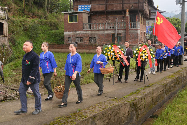 清明节  祭奠英烈 甜藤粑  民俗 侗族