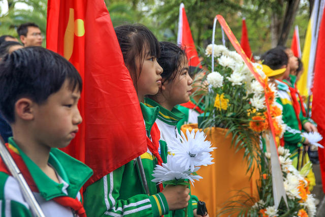 湖南，湘西，节气，清明，悼念，烈士，陵园，小朋友，小学生